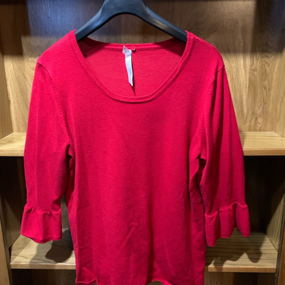 Red 3/4 sleeve sweater